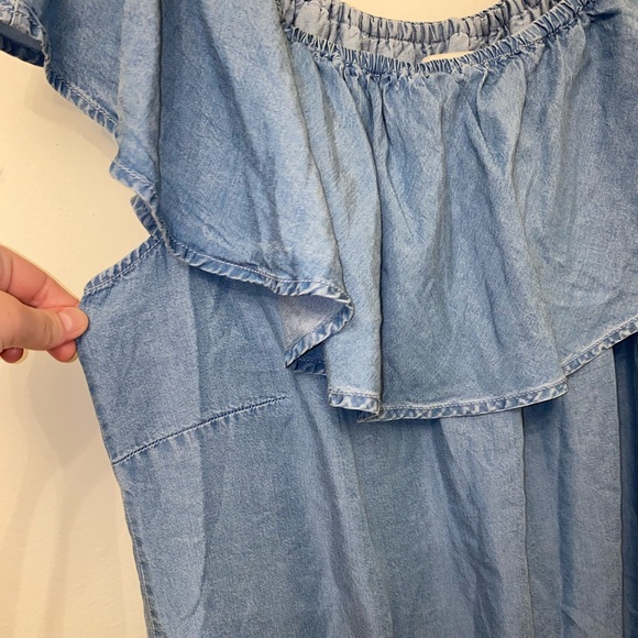 🆕Forever21 Off the Shoulder Denim Peasant Dress - Picture 4 of 6